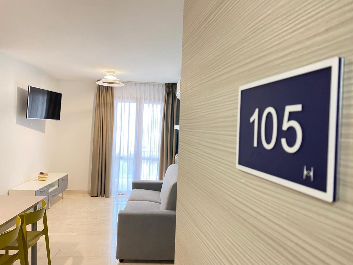 Azzurra Apartments 巴莱斯特拉泰 外观 照片