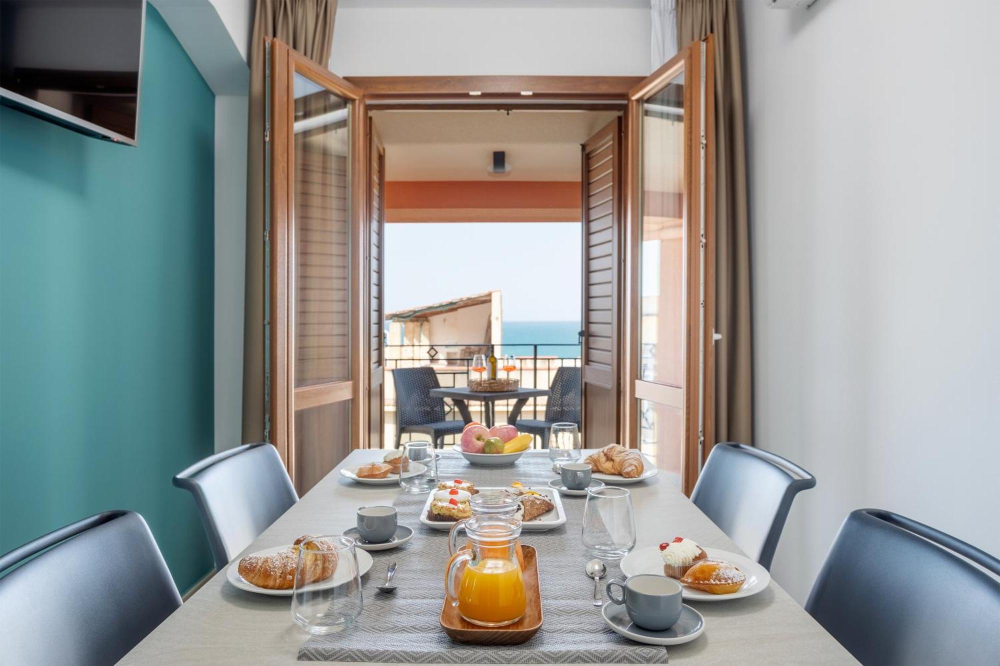 Azzurra Apartments 巴莱斯特拉泰 外观 照片