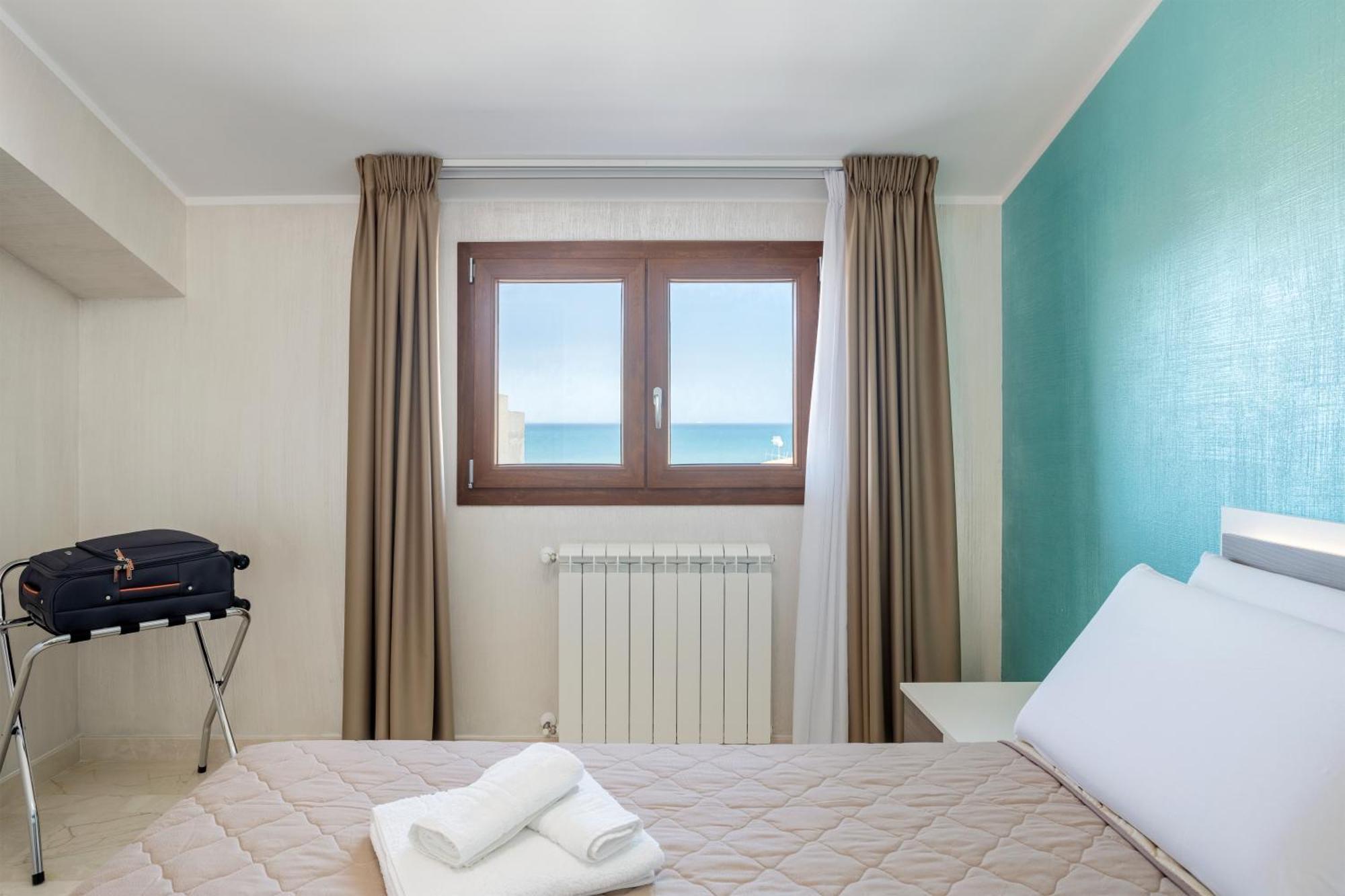 Azzurra Apartments 巴莱斯特拉泰 外观 照片