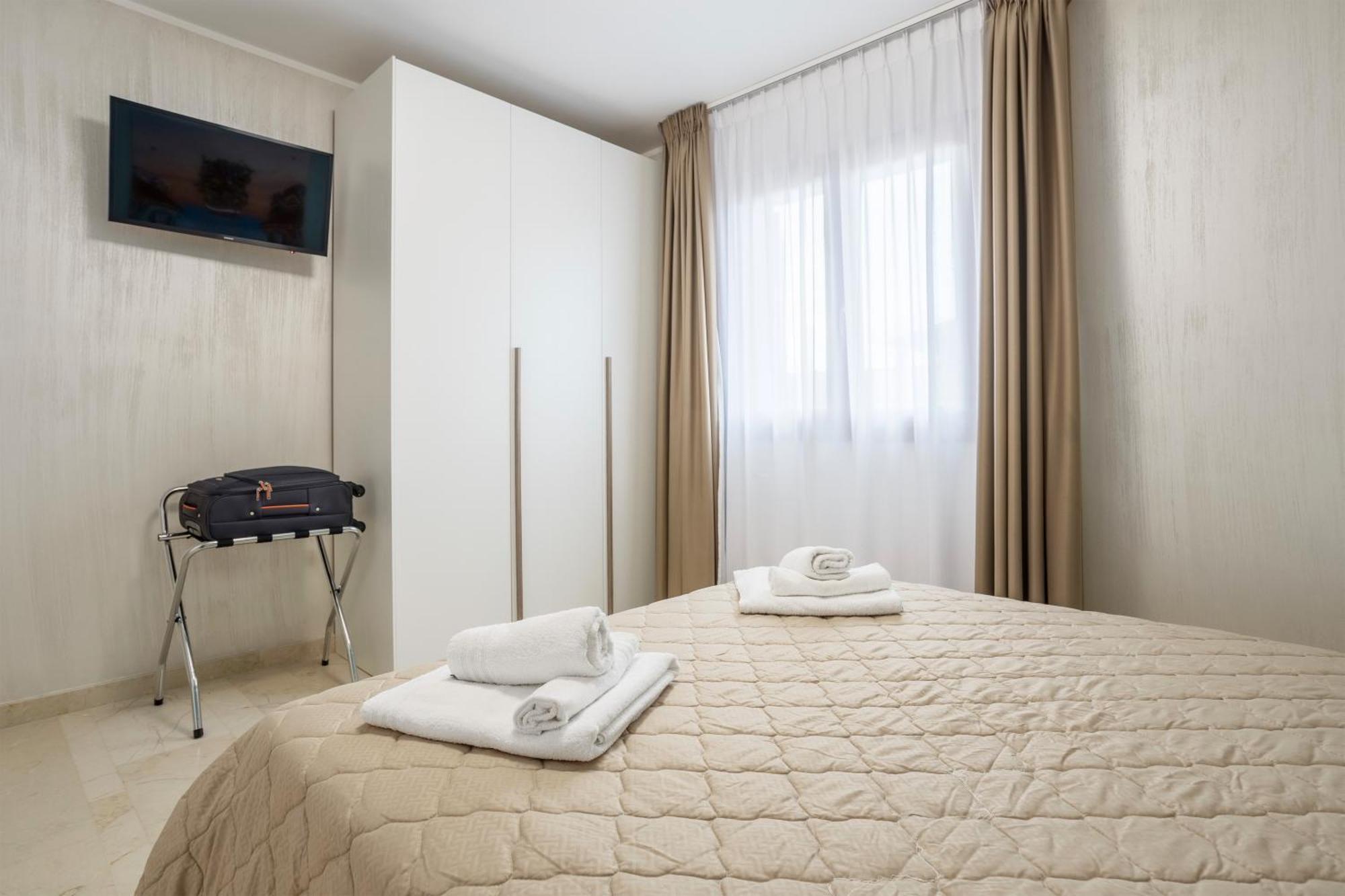 Azzurra Apartments 巴莱斯特拉泰 外观 照片
